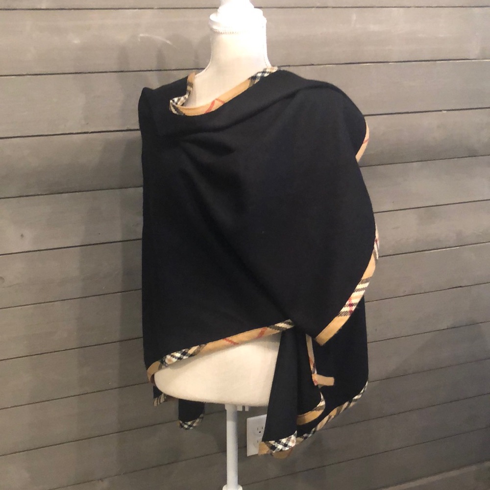 Burberry trim wrap